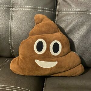 Chocolate pudding/Poop emoji 11X15 preowned no tags. Smoke‎ free home.